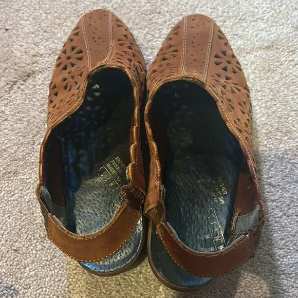 Sandals & Shoes - Picture 7 of 11